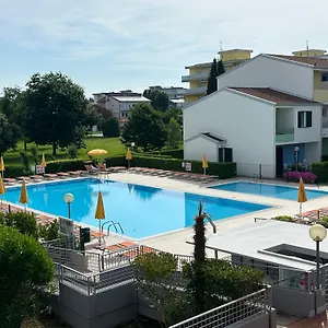 Appartamento Villaggio Luna Swimmingpool- Agenzia Cocal, Caorle